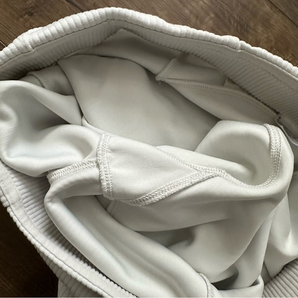 Lululemon Ribbed Softstreme Zip-Leg High-Rise Cropped Pants 25" - Size 6 - Picture 12 of 14